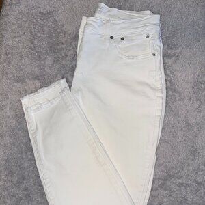 Lucky Brand White Skinny Jeans • Raw Hem • Stretch Denim • Women’s size 12/31